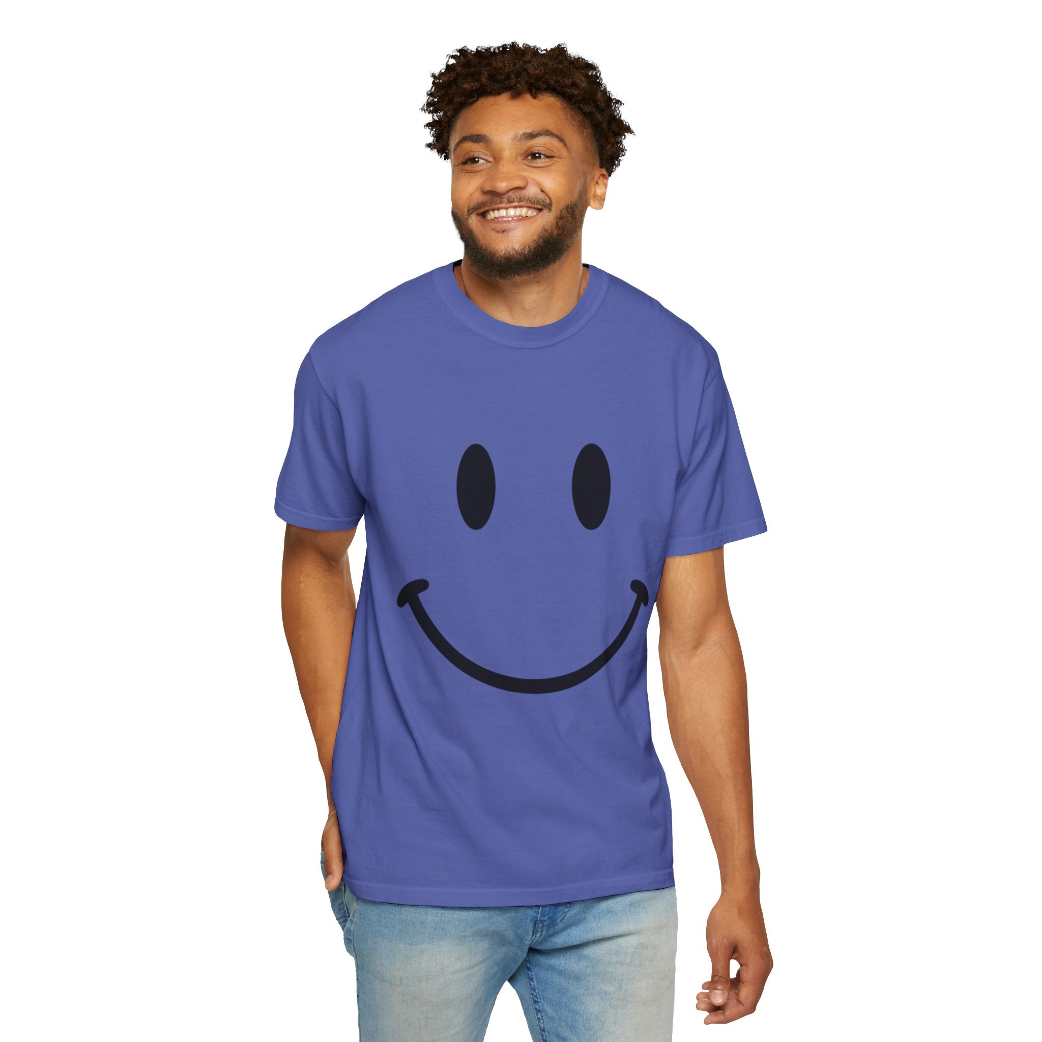 Smile Face T-Shirt – Retro Happy Face Graphic Tee
