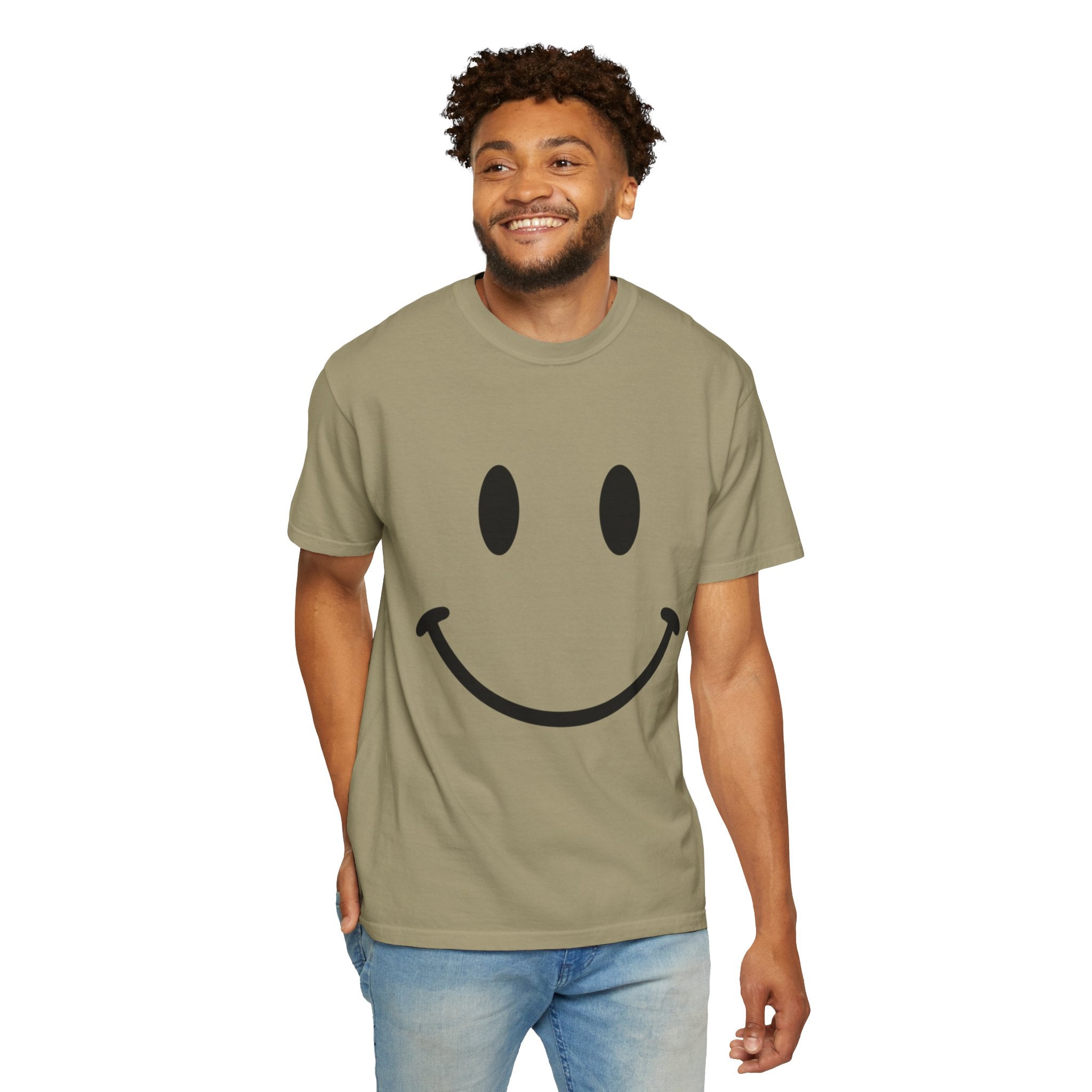 Smile Face T-Shirt – Retro Happy Face Graphic Tee