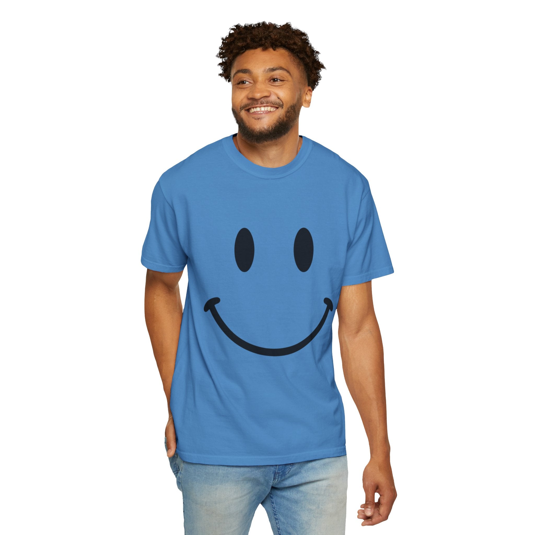 Smile Face T-Shirt – Retro Happy Face Graphic Tee
