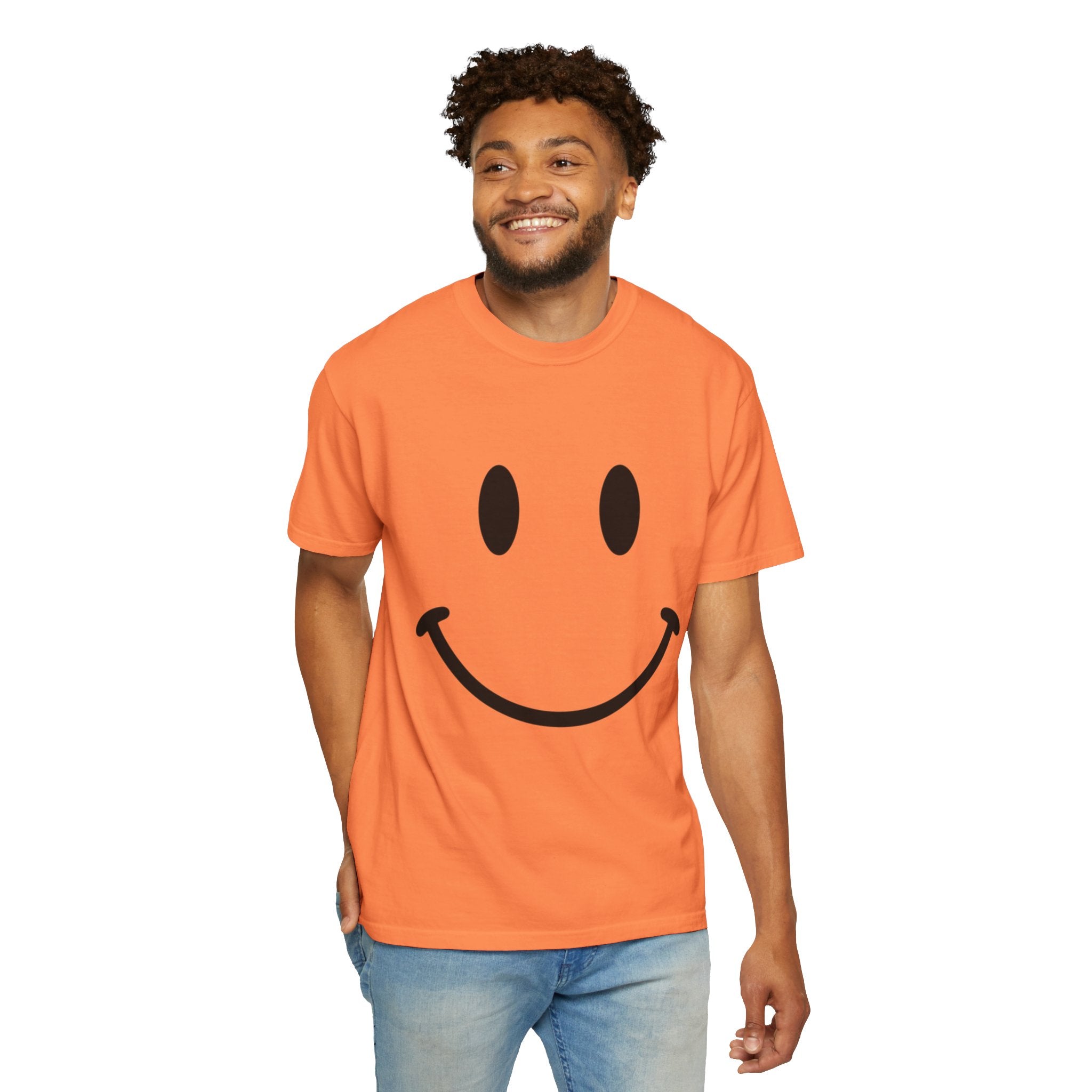 Smile Face T-Shirt – Retro Happy Face Graphic Tee
