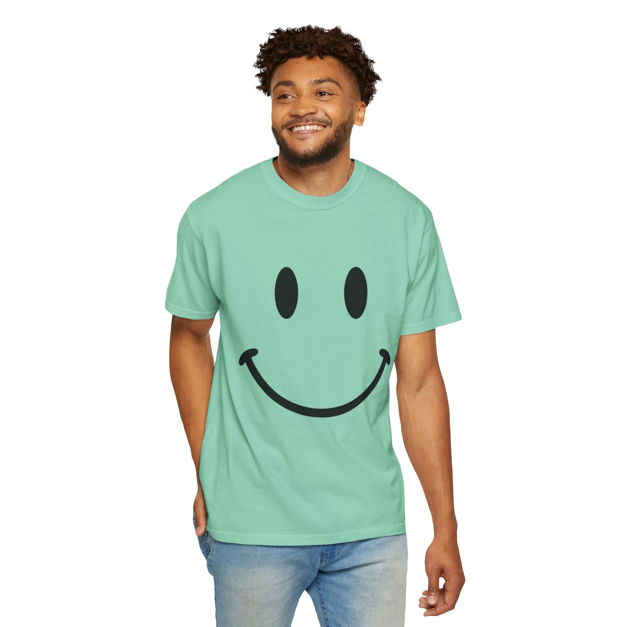 Smile Face T-Shirt – Retro Happy Face Graphic Tee